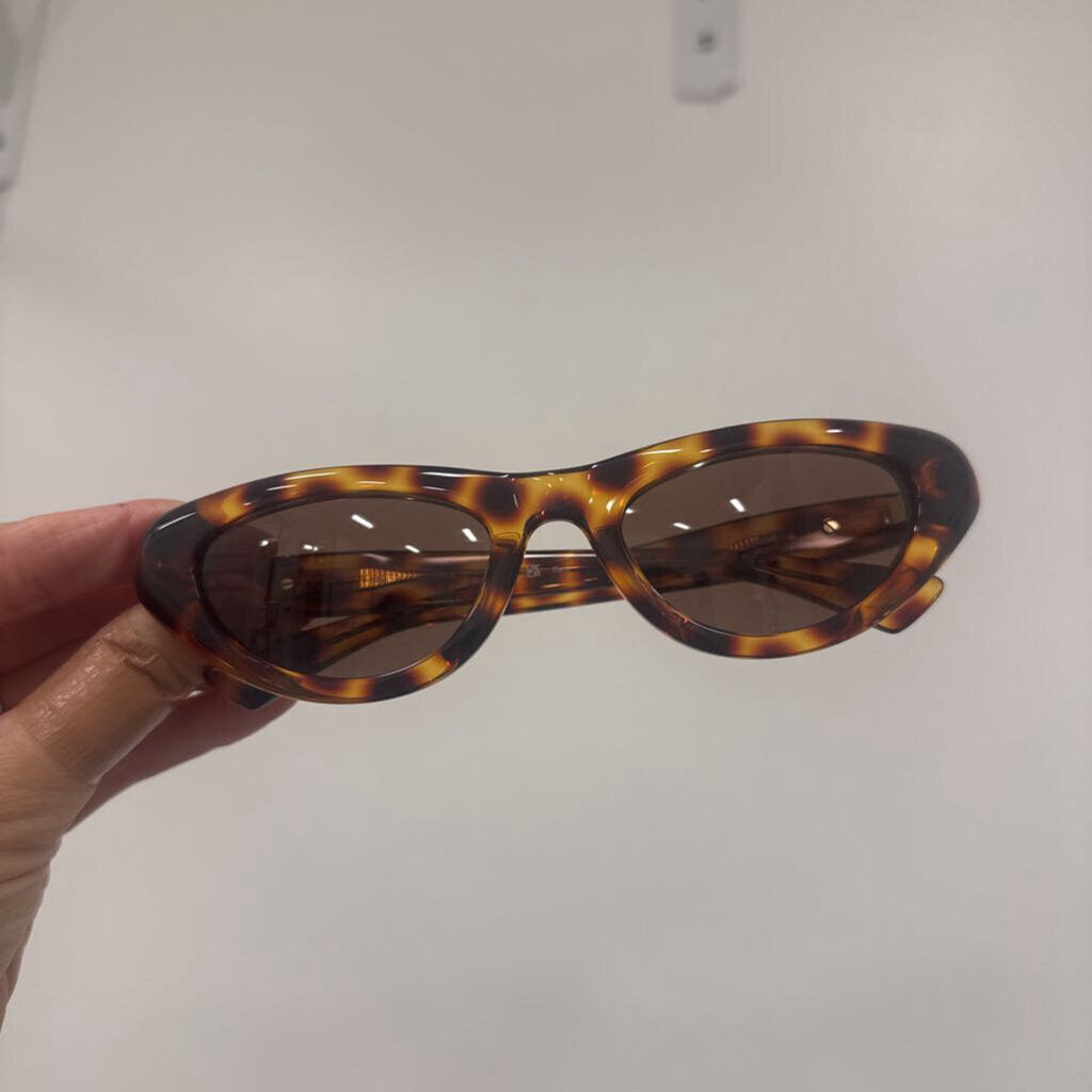 Brown Tortoise Sunglasses w/ Case