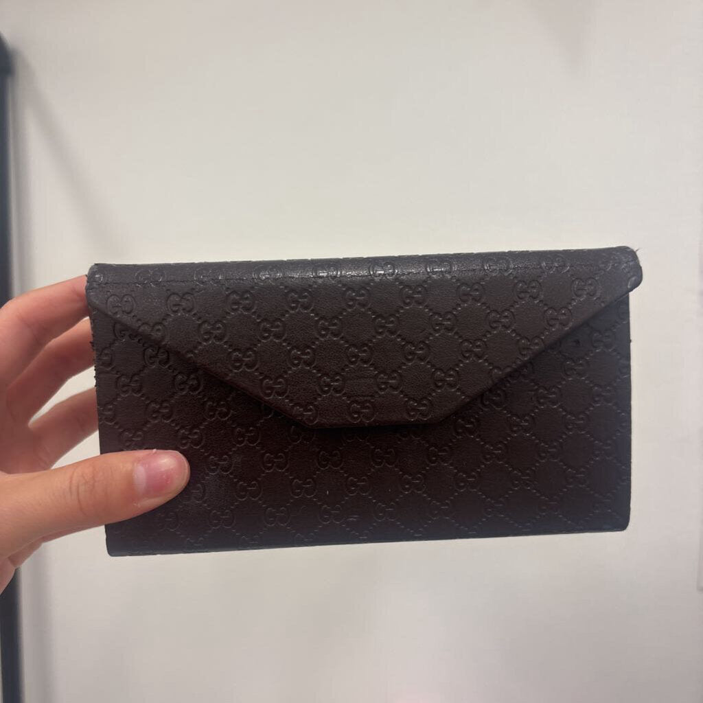 Black Circle Sunglasses (Case)