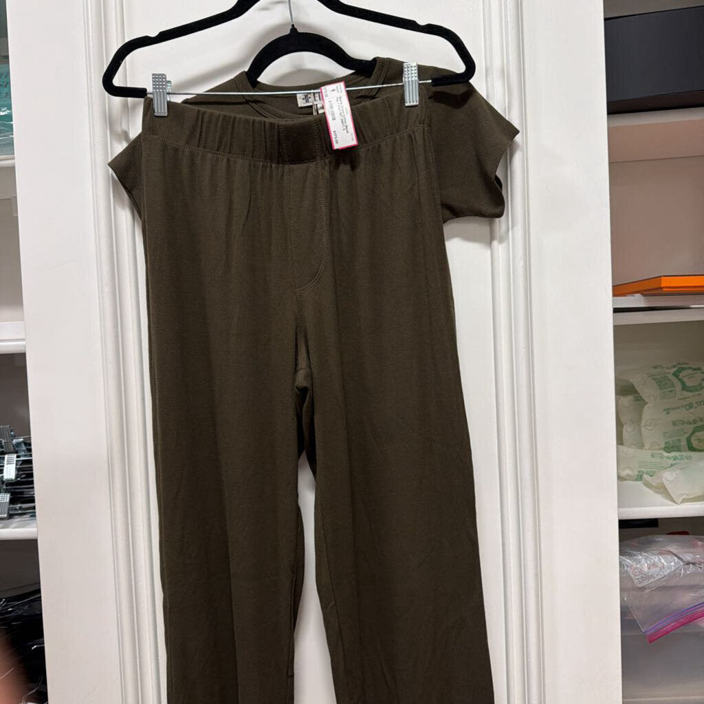 Green Cotton Blend Tee + Pant SET (NWT)