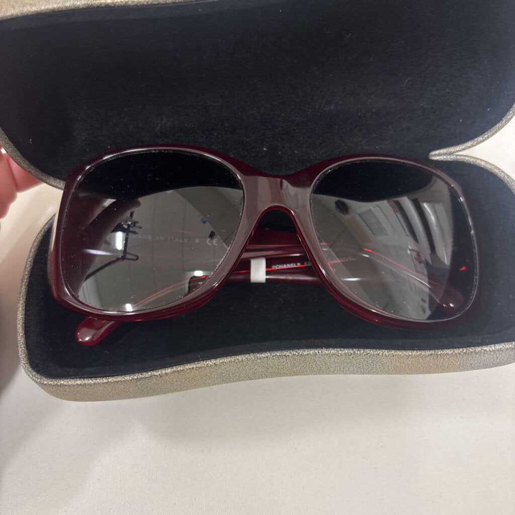 Cherry Red Circle Sunglasses (Case)