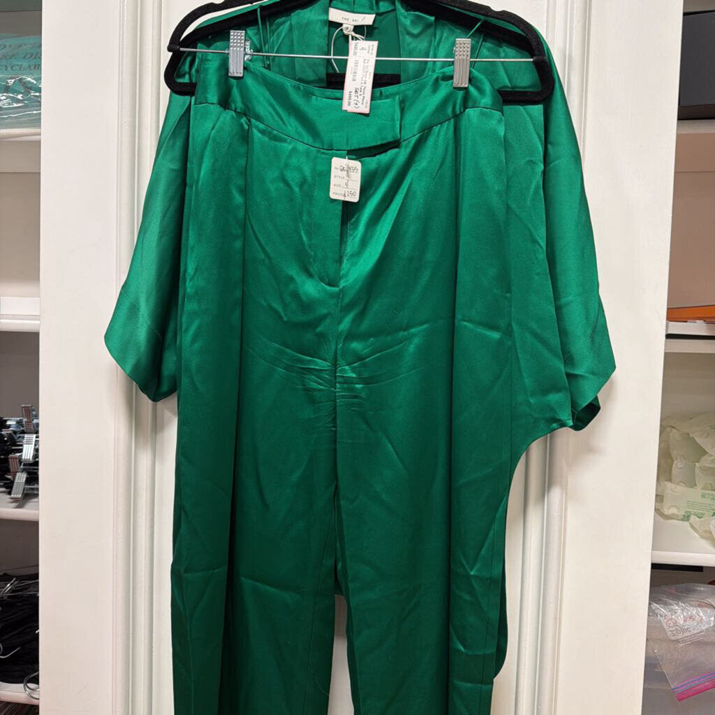 Green Silk Three Piece Suit (NWT) Pant 4 Tank 6 Jacket 6