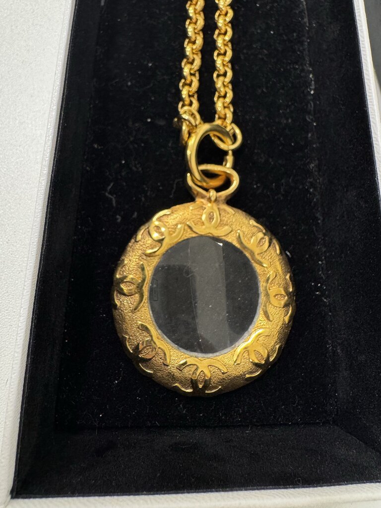 1980s-1990s Gold Tone Magnifying Glass CC Station Necklace w/ Box