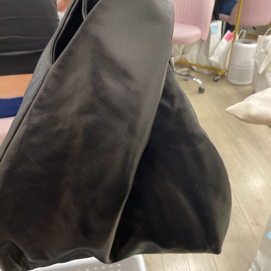 Black Leather Knot Bag (est 600)