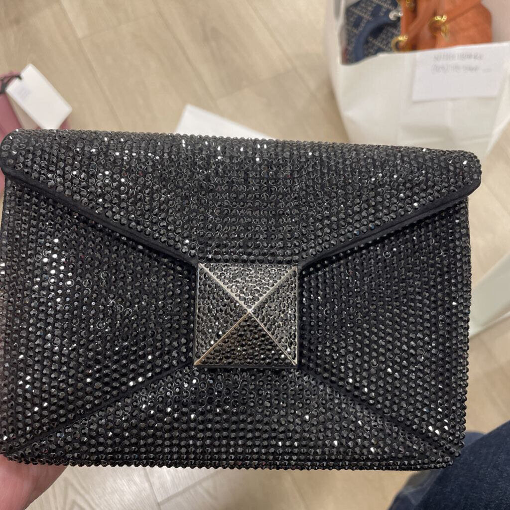 Black Crystal One Stud Clutch(est 4800)