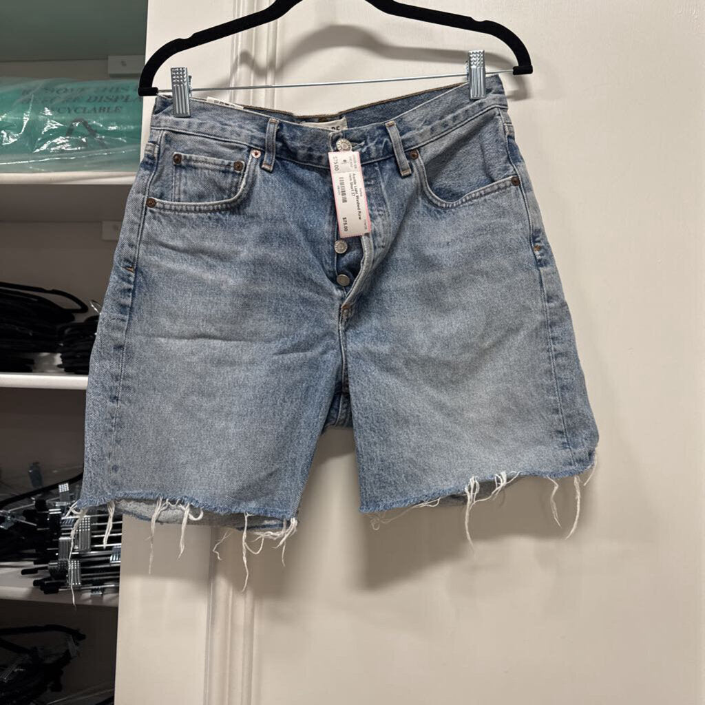 Light Washed Raw Hem Short