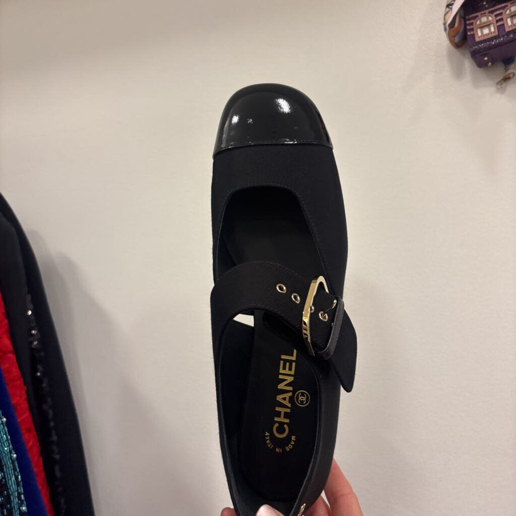 26 Black Ribbed Cap Toe Mary Janes (R:1300)