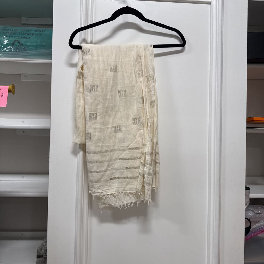 Off White Silver/Gold Metallic Threads