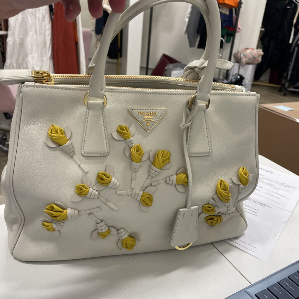 White Leather Handmade Yellow Floral Appliques(9000)