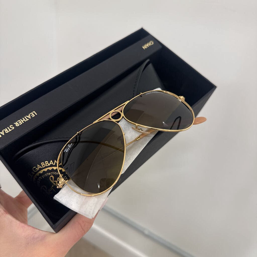 Gold Frame Aviator Sunglasses w/ Case (490)