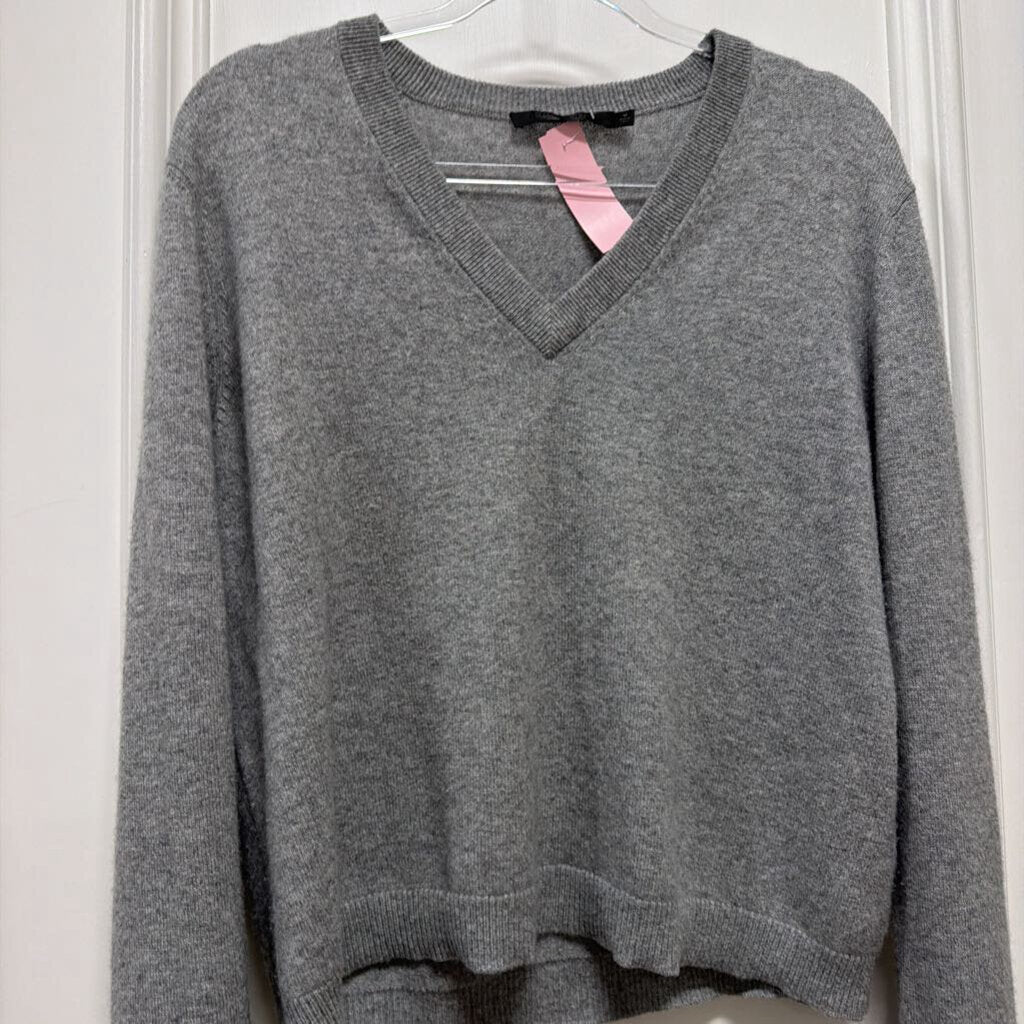 Gray Cashmere V-Neck Sweater (325)