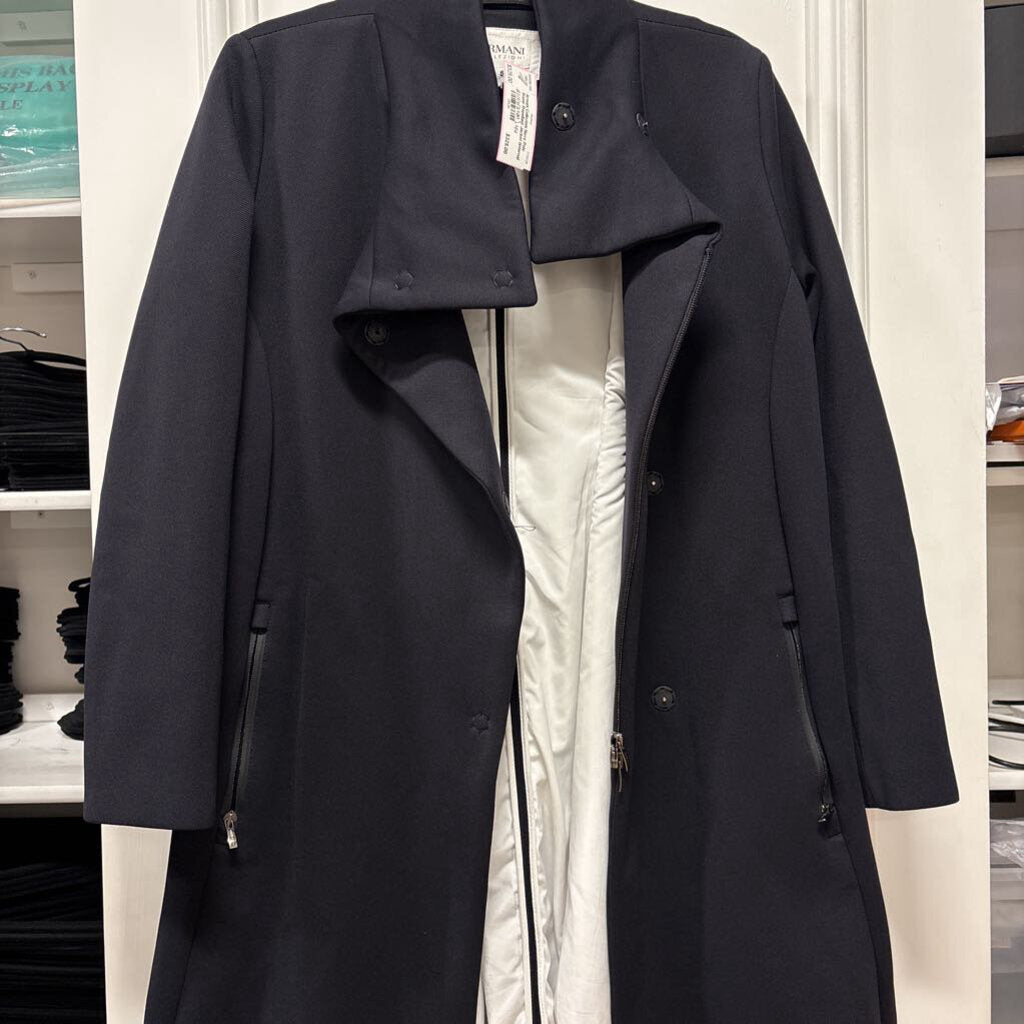 Navy Poly Water Repellant Jacket (internal discoloration)