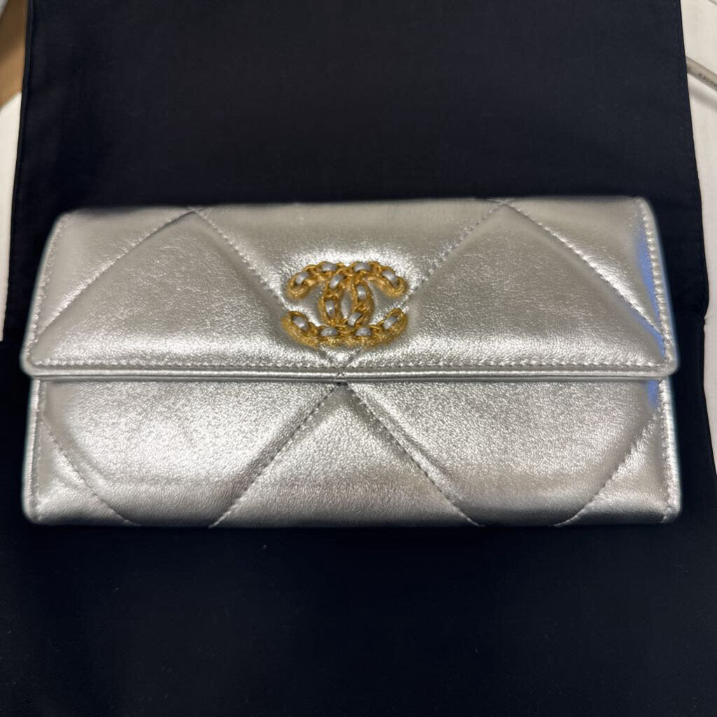 Chanel 19 Silver Continental Wallet