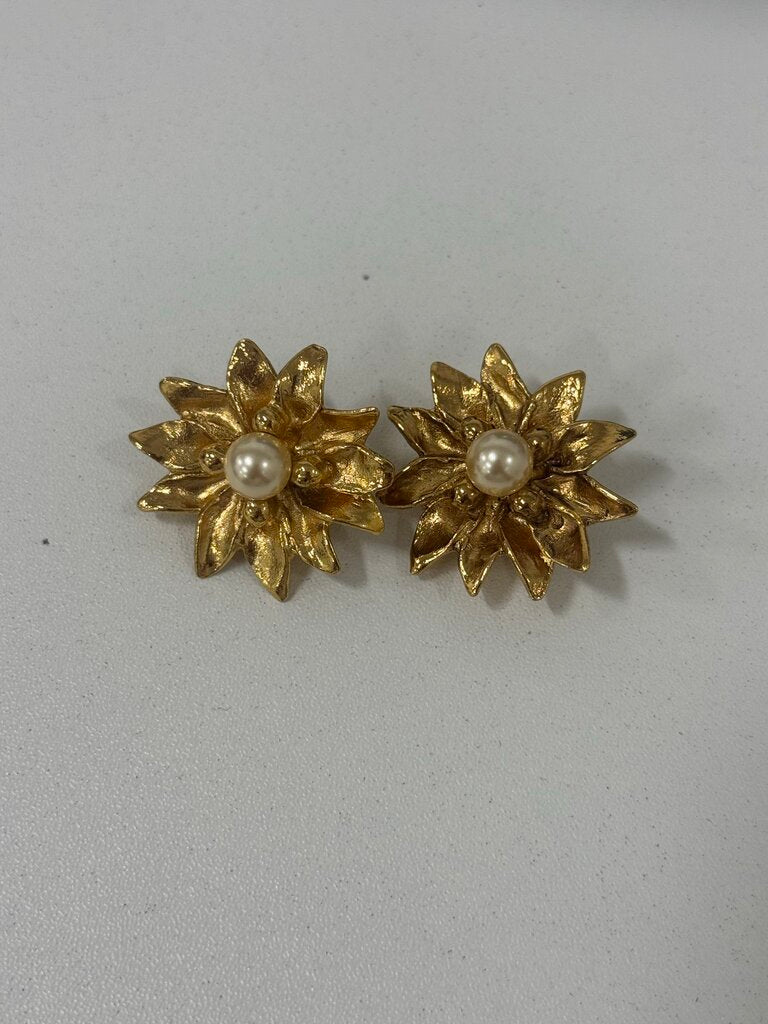 Vintage Gold Tone Floral Pearl Clip-On Earrings