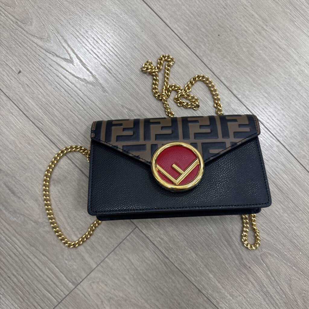 Zucca FF Minaudiere Wallet on Chain