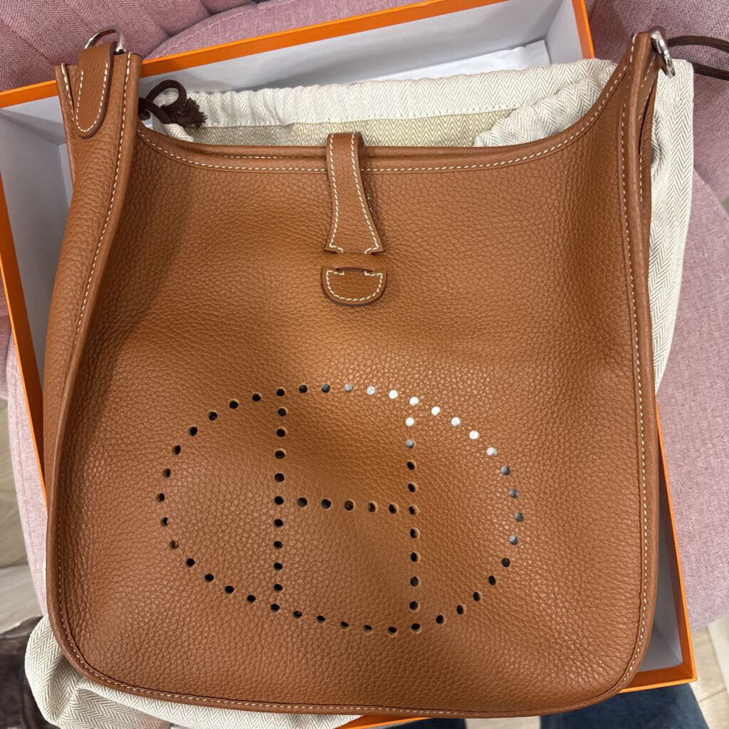 2020 Gold Clemence Leather Evelyne Poche III 29 Bag