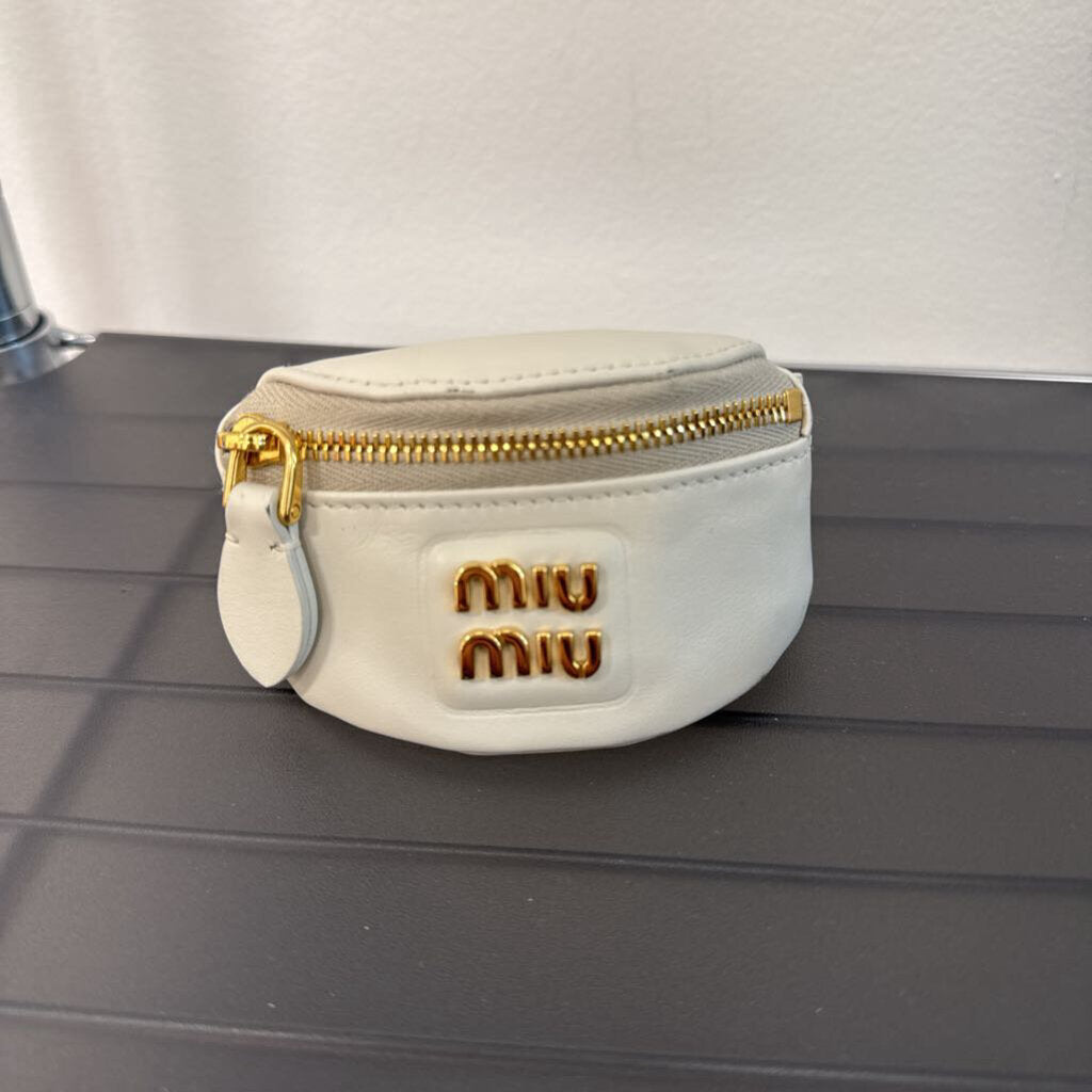 Miu Miu Cream Leather Bracelet Mini Pouch (R. 650)