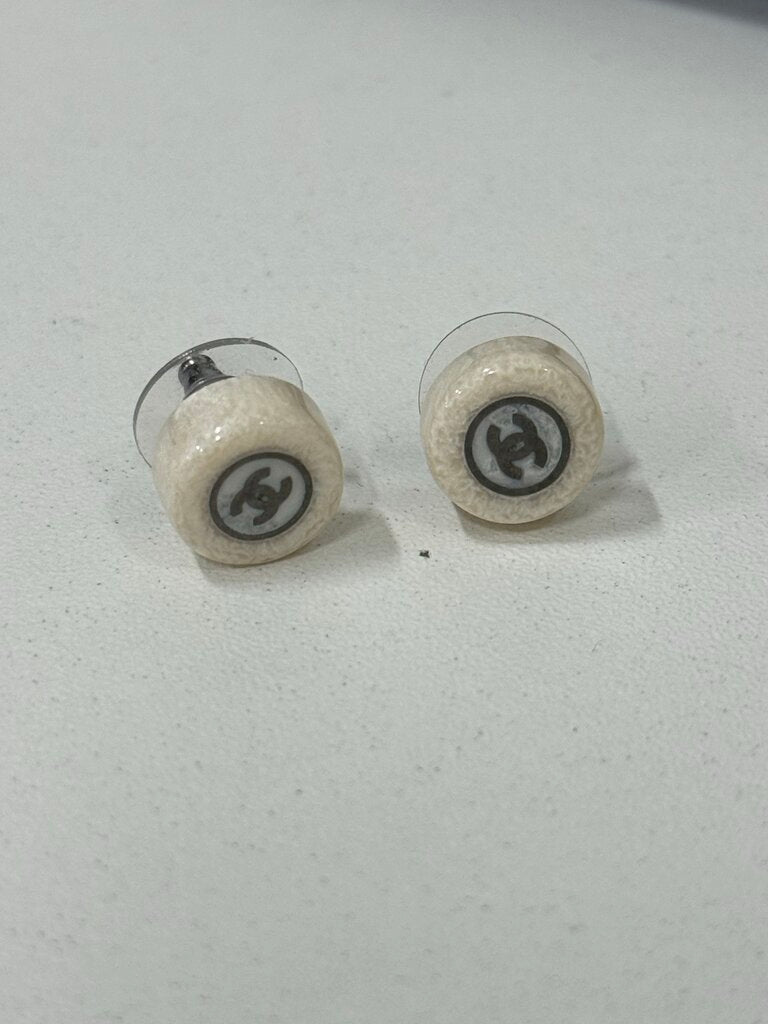 99A White CC Stud Earrings