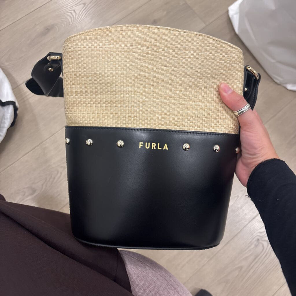 Black/Beige Woven Bucket Bag