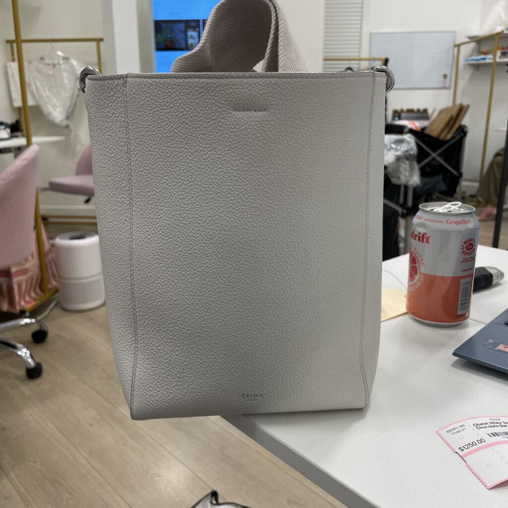 White Sangle Bucket Bag