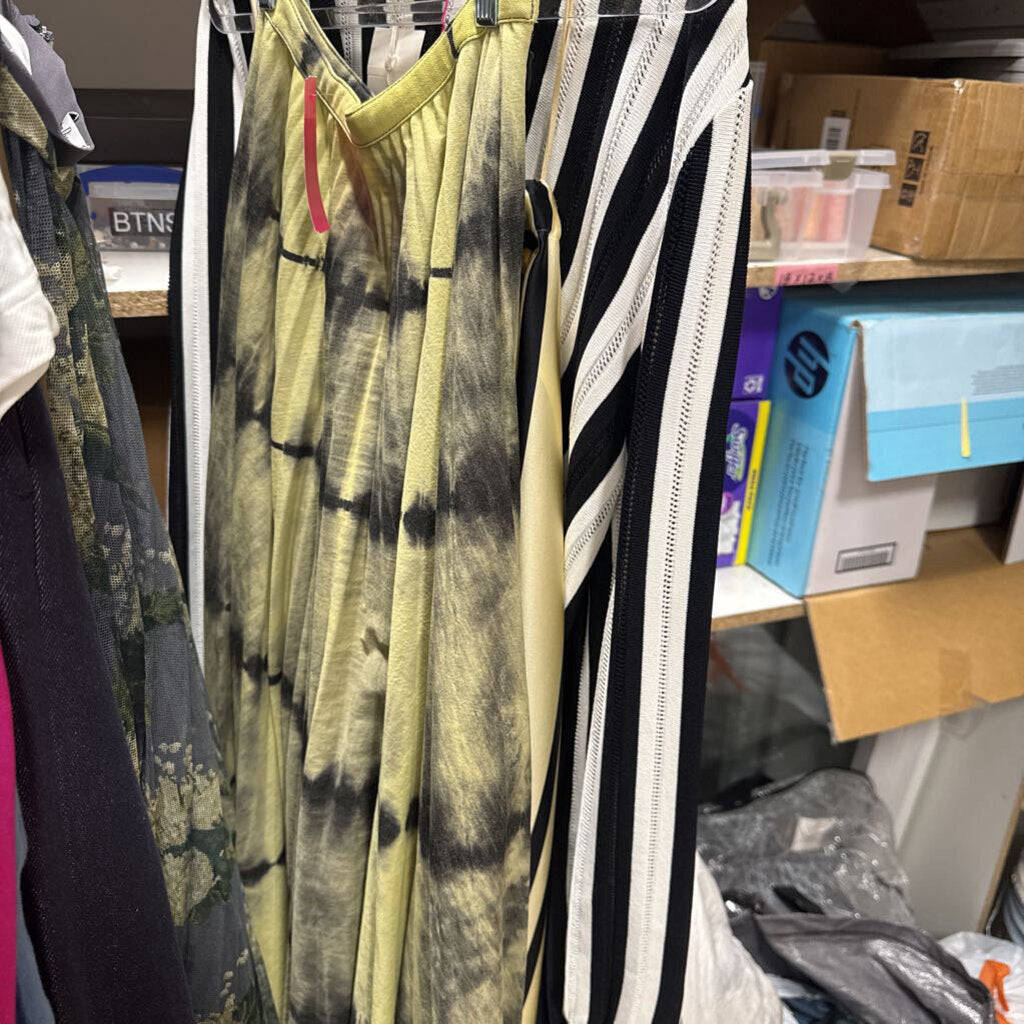 Black/White Stripe Viscose V Neck Knit Sweater (NWT)
