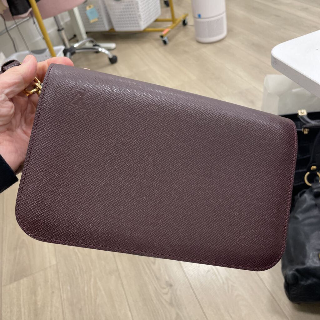 Burgundy Vintage Taiga Leather Clutch