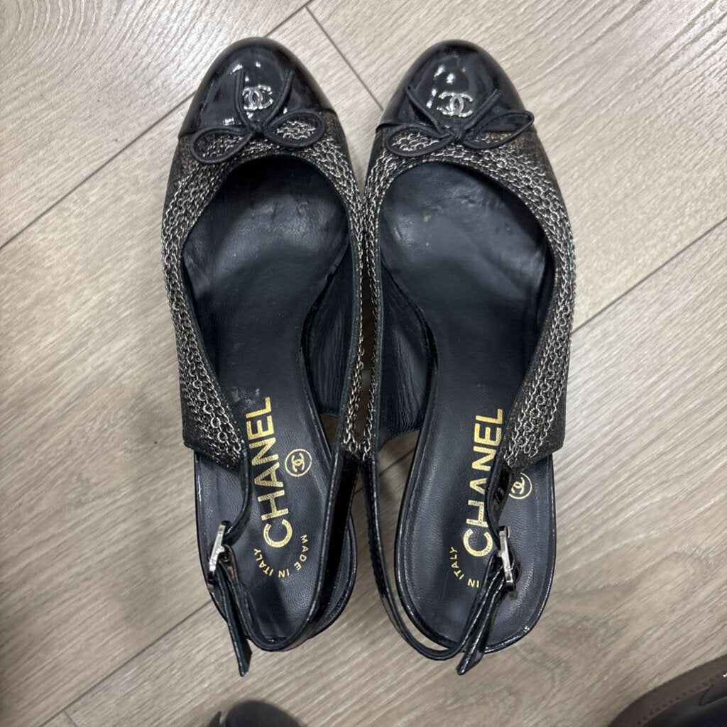 Black Patent Leather Cap Toe Chain Slingback Pump