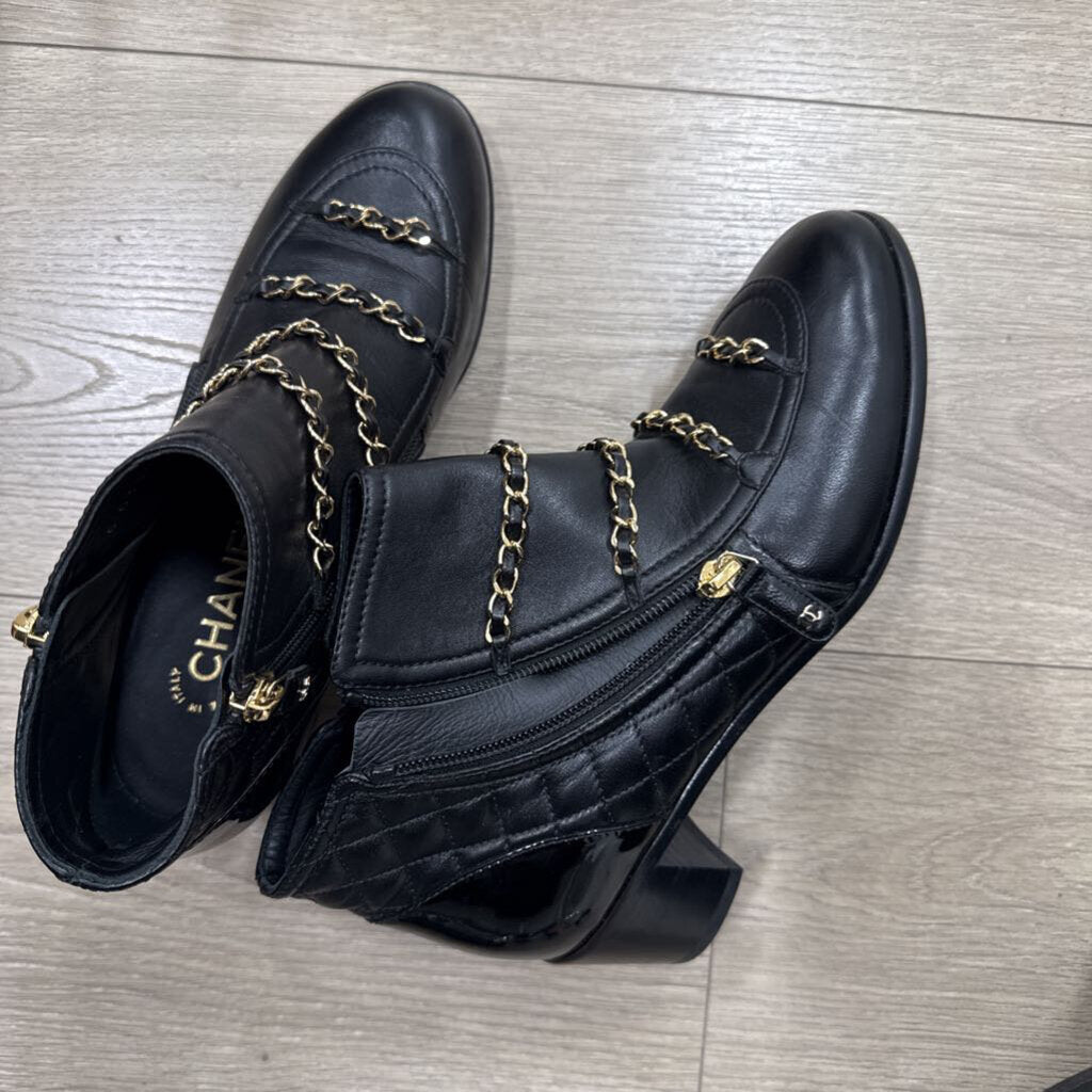 Black Qiulted Chain Accent Booties