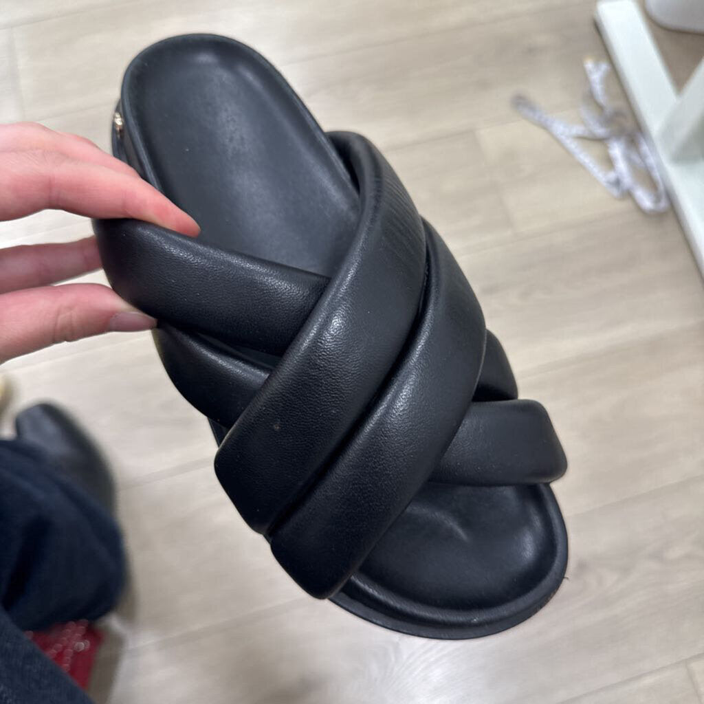 Black Padded Strap Sandal
