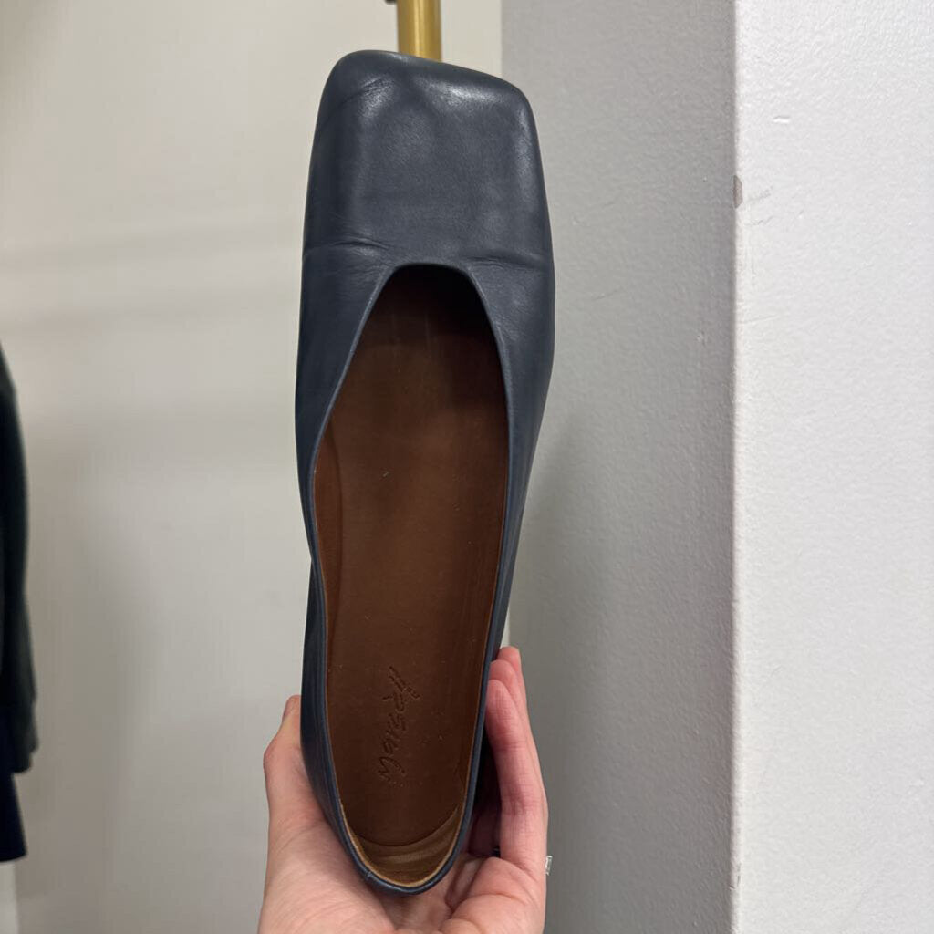 Black Leather Square-Toe Flats