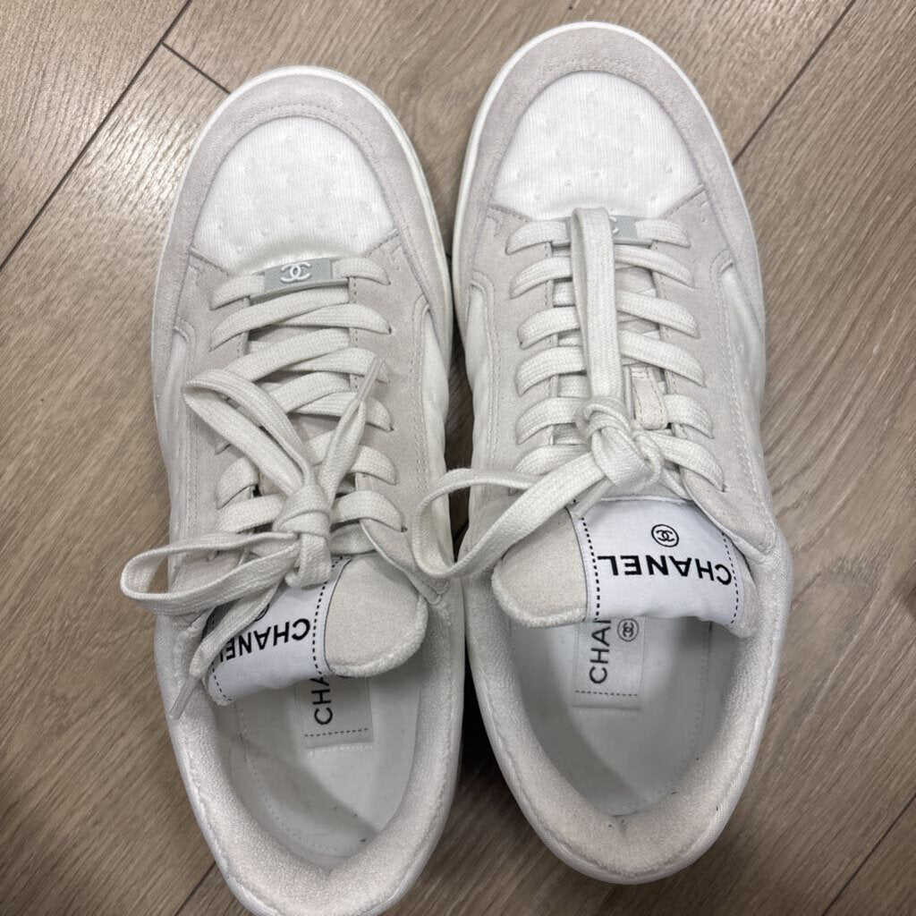 White/Gray Mesh/Suede Sneaker
