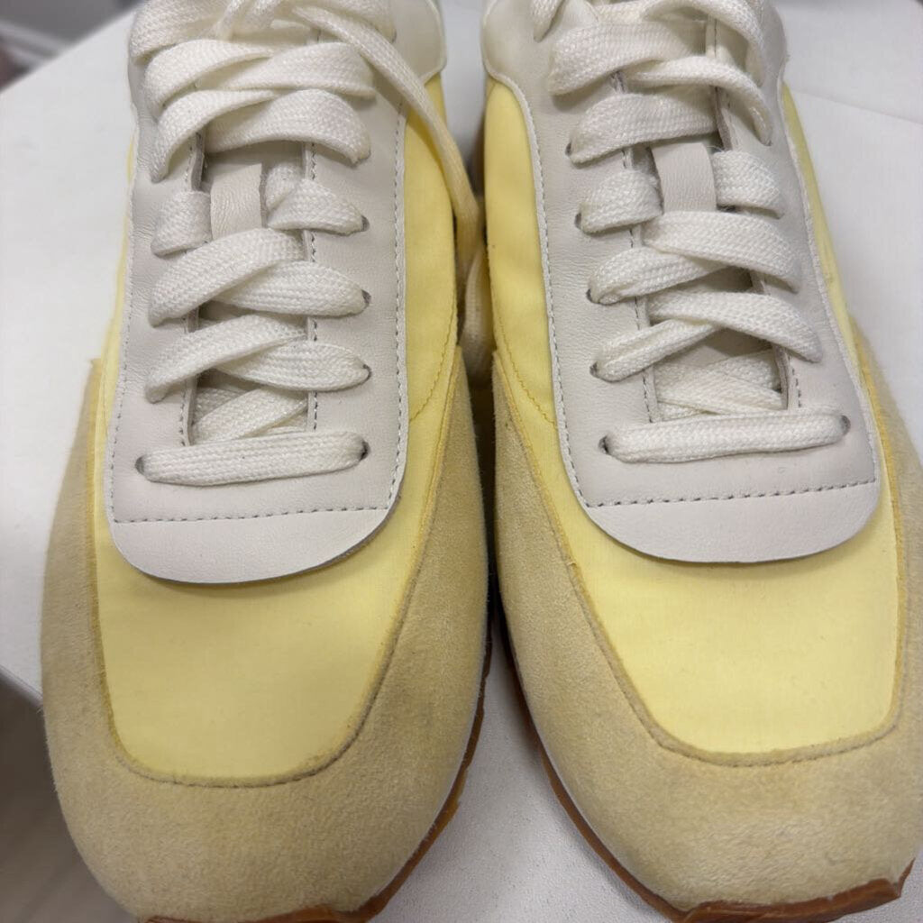 Yellow Sneaker, 7