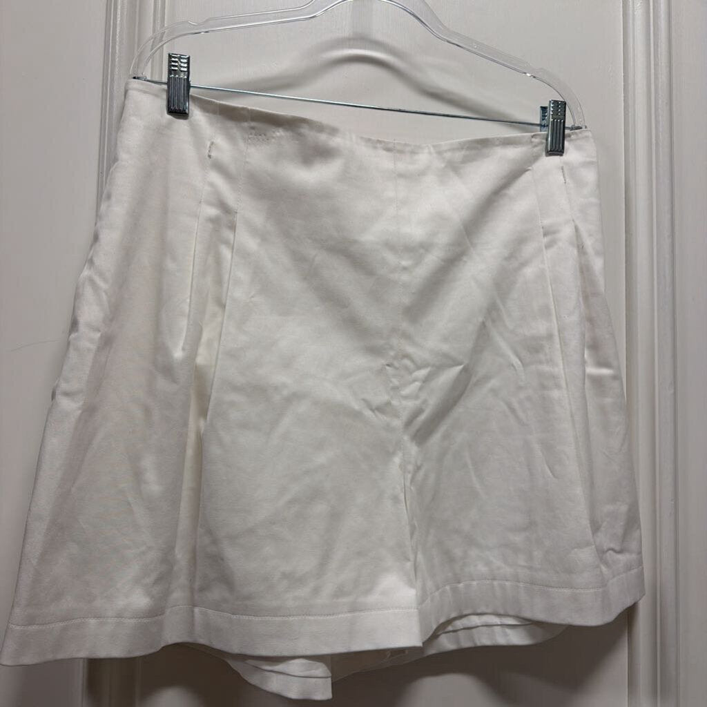 White High Waisted Short (NWT)