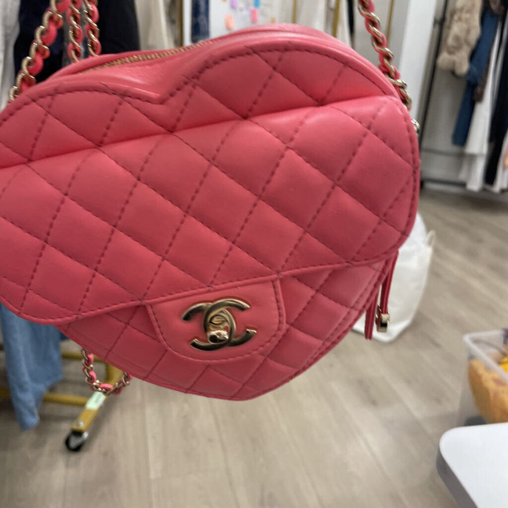 Pink CC Love Heart Bag(est 6000)
