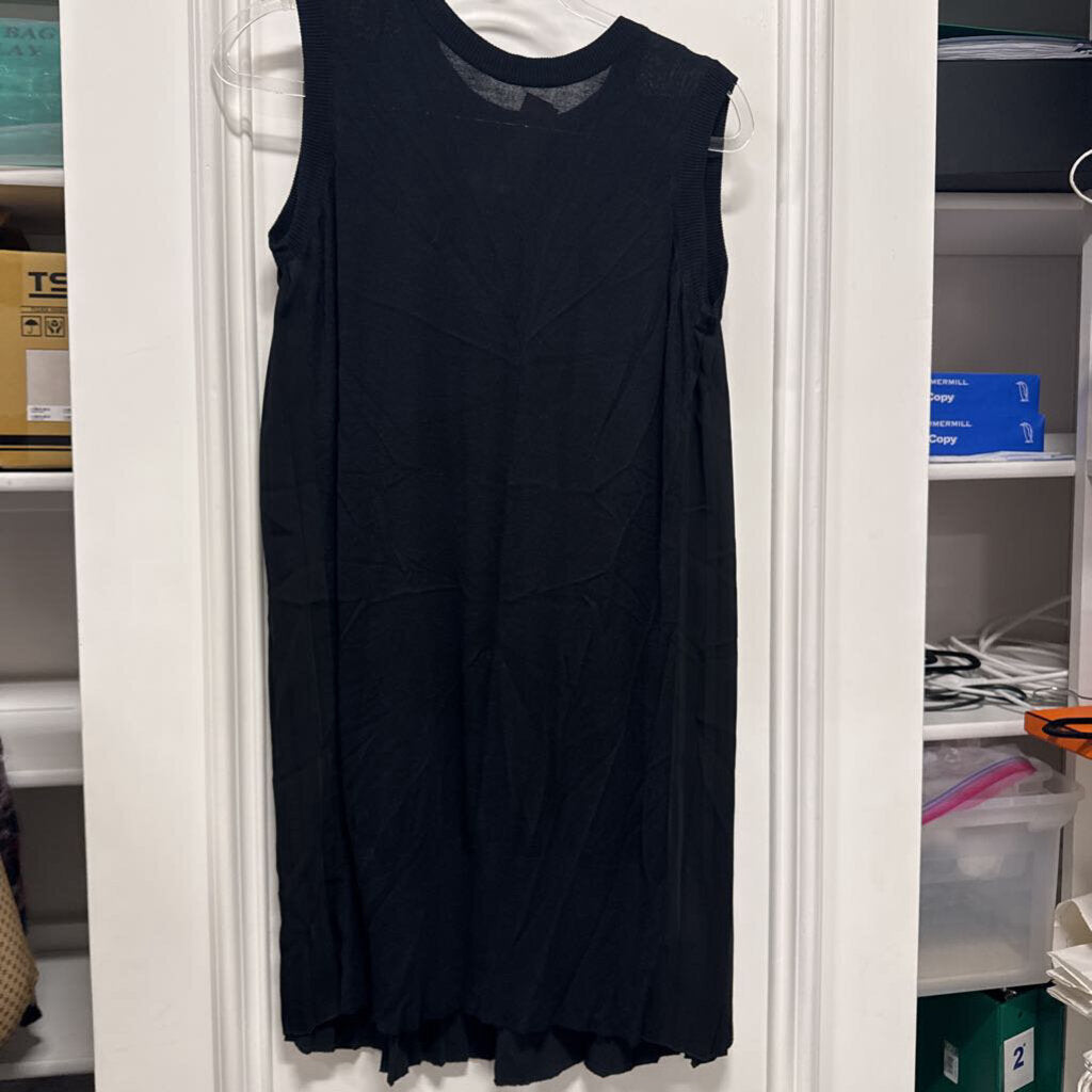 Black Viscose Pleat-Back Shift Dress
