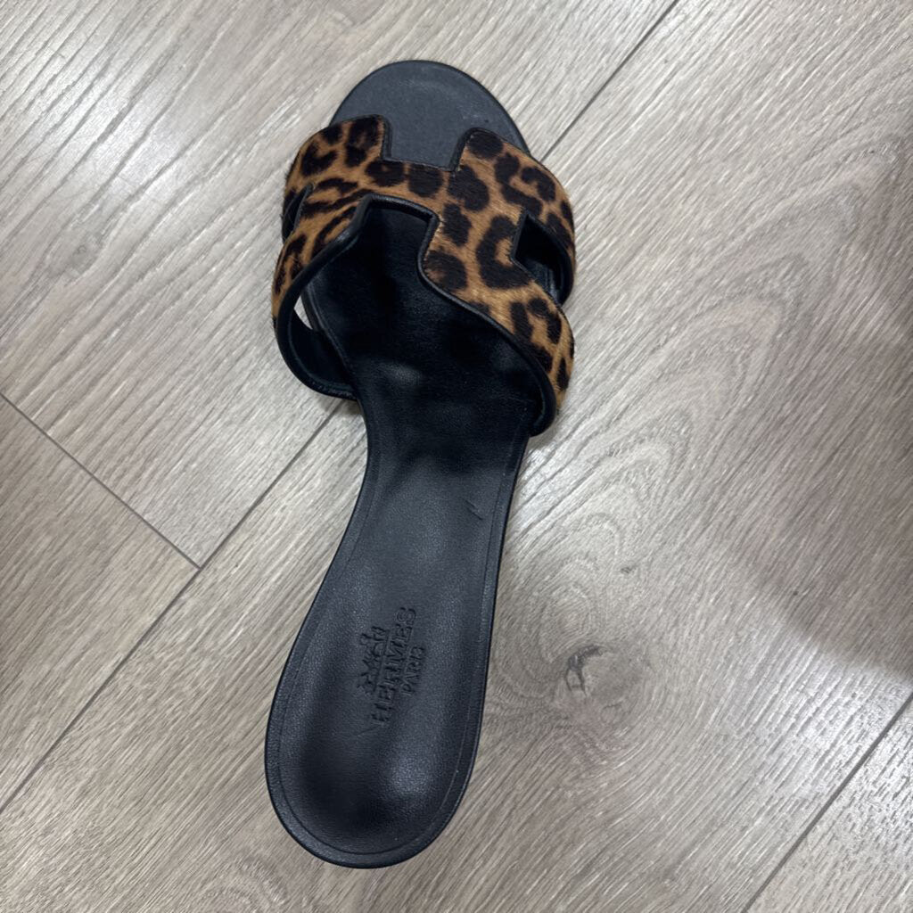Black Pony Hair Sandals (new, 1100)