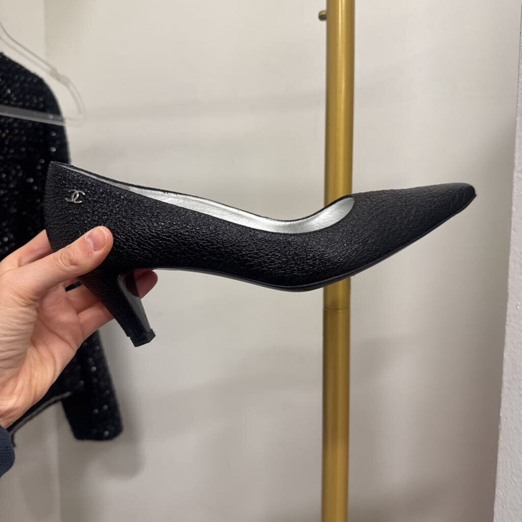 Black Crinkle Leather Pumps (as is heel)