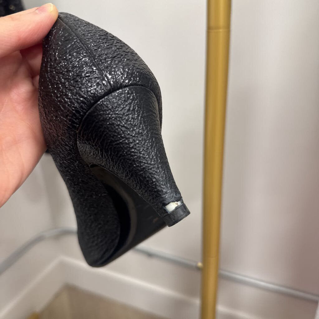 Black Crinkle Leather Pumps (as is heel)