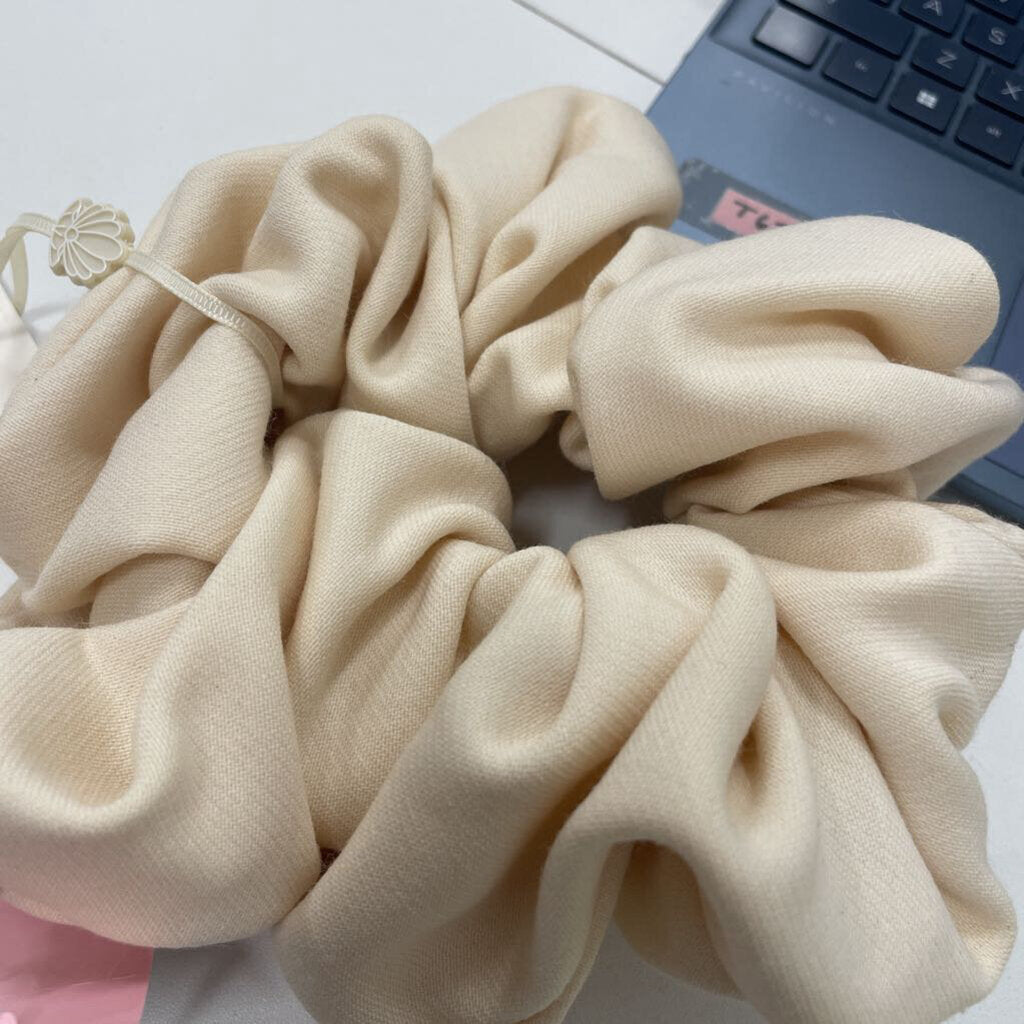 Cream Chou Chou Oversized Scrunchie (45)