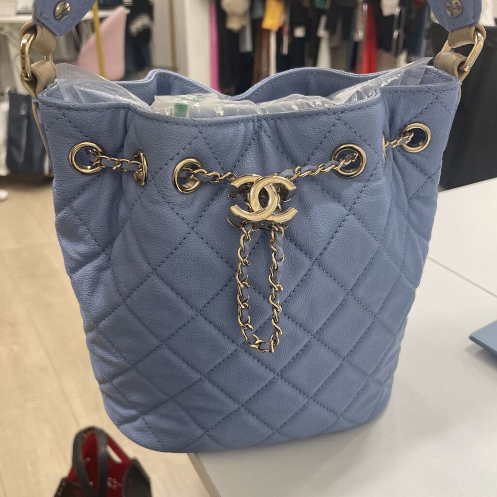 2021 Lt Blue Bucket Bag (est 4900)