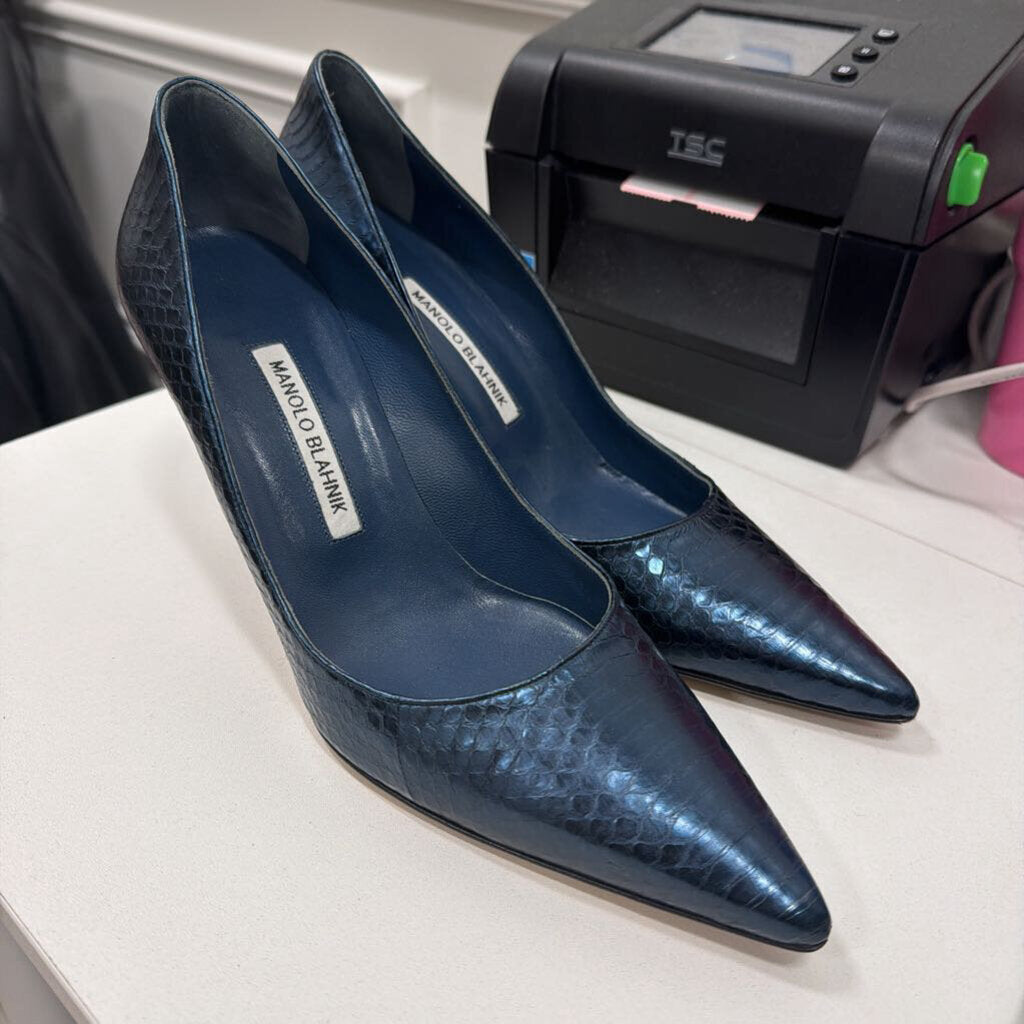 Blue Croc Embossed Leather Heels (39.5)