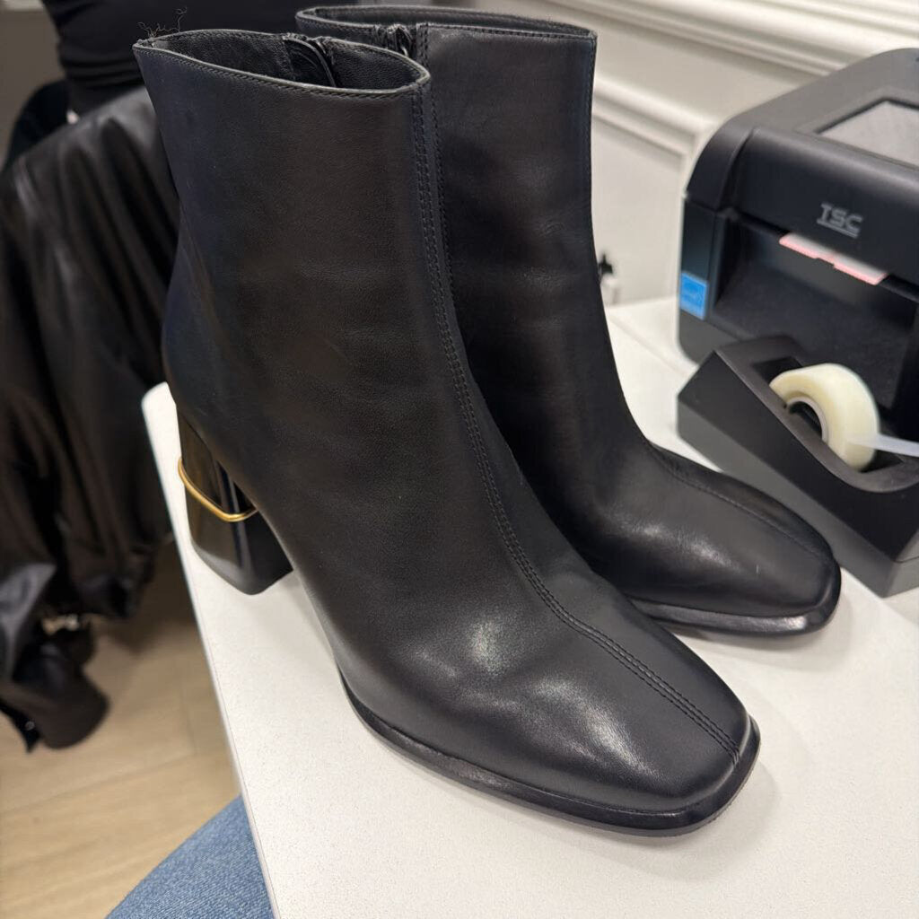 Black Leather Heeled Booties (8.5)