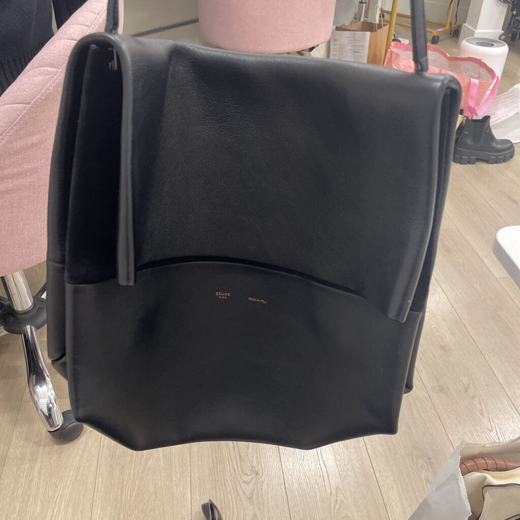 Black Leather/Suede Shoulder Bag(est 2600)