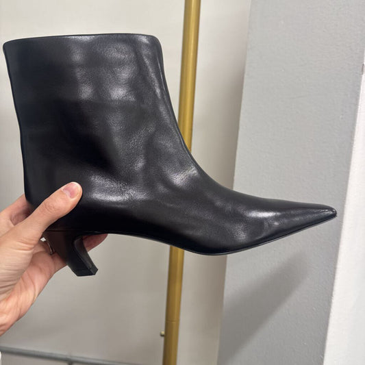 Black Leather Heeled Ankle Boots (new, 1280)