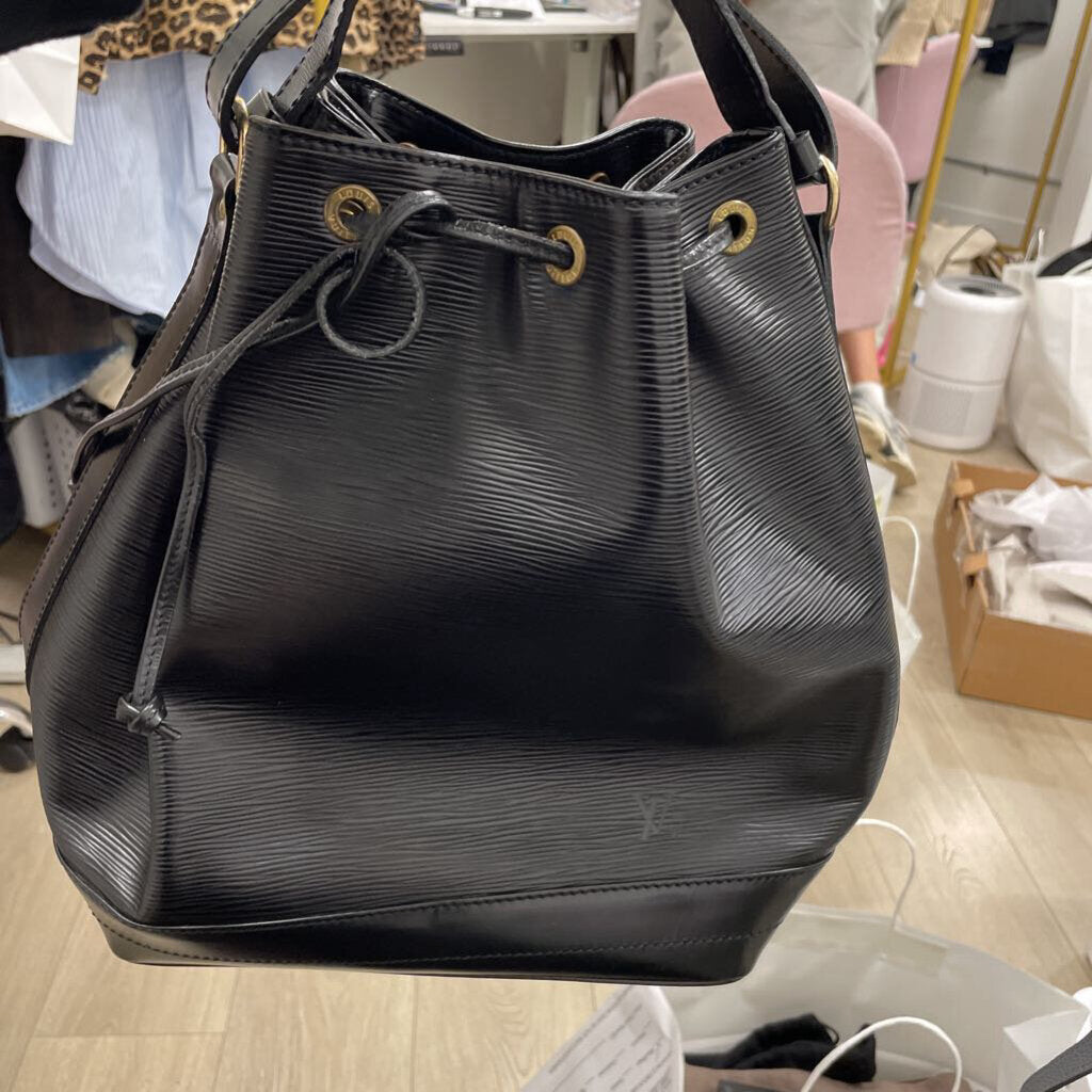 Black Epi Noe Bucket Bag