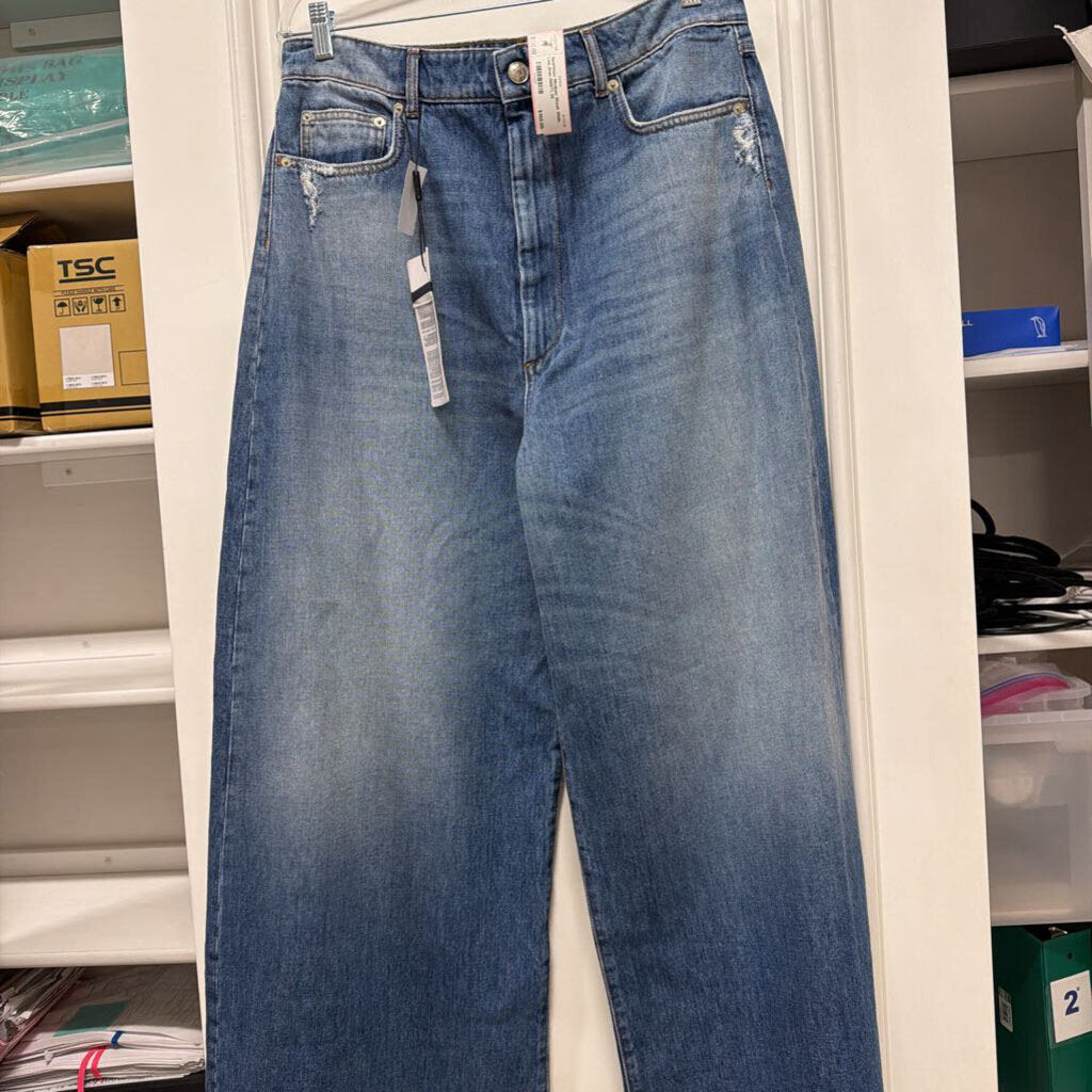 Medium Wash Wide Leg Jean (NWT)