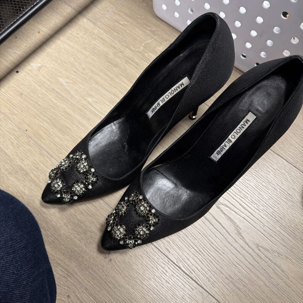 Black Jewel Toe Pumps