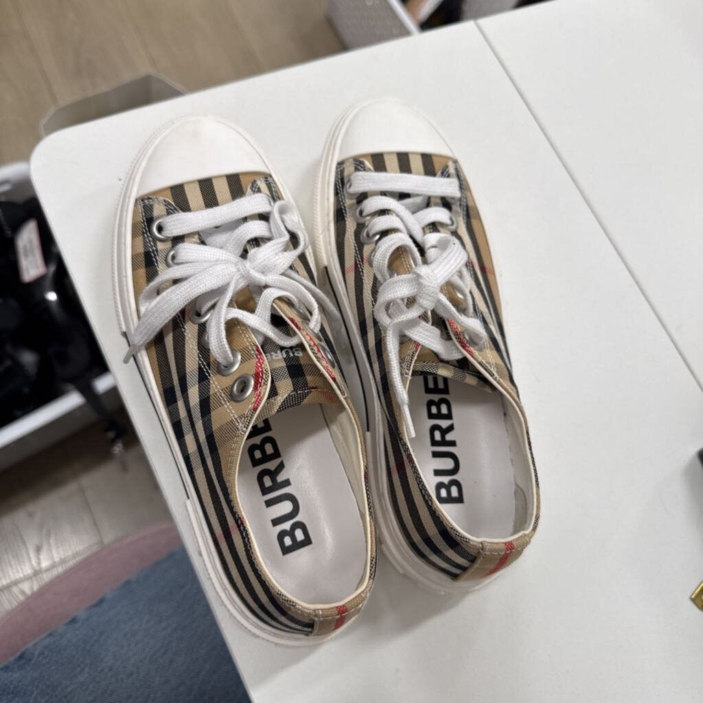 Nova Plaid Sneakers