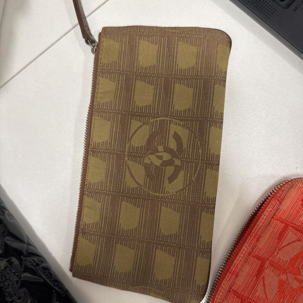 Brown Nylon Zip Wallet