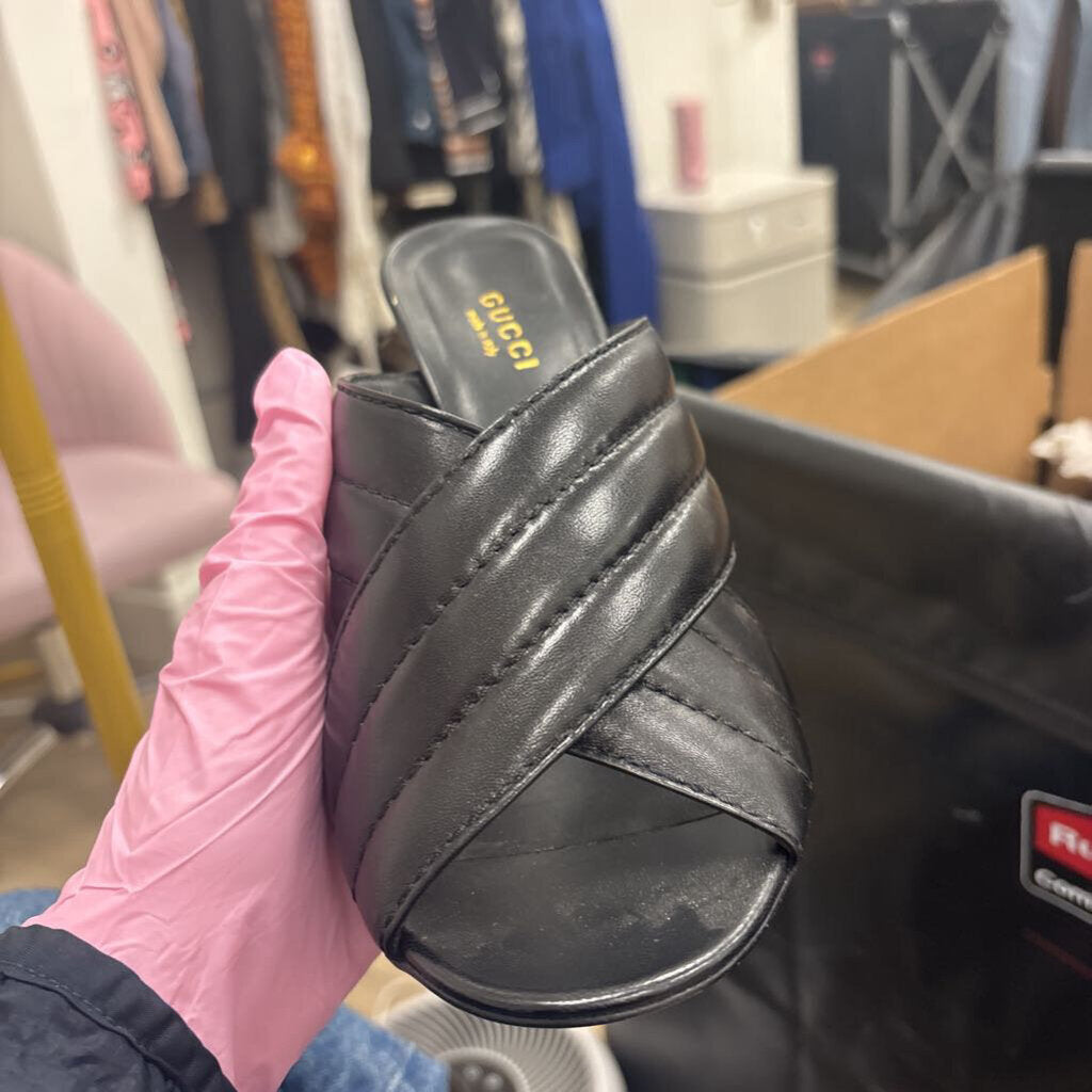 Gucci Black Leather Heel