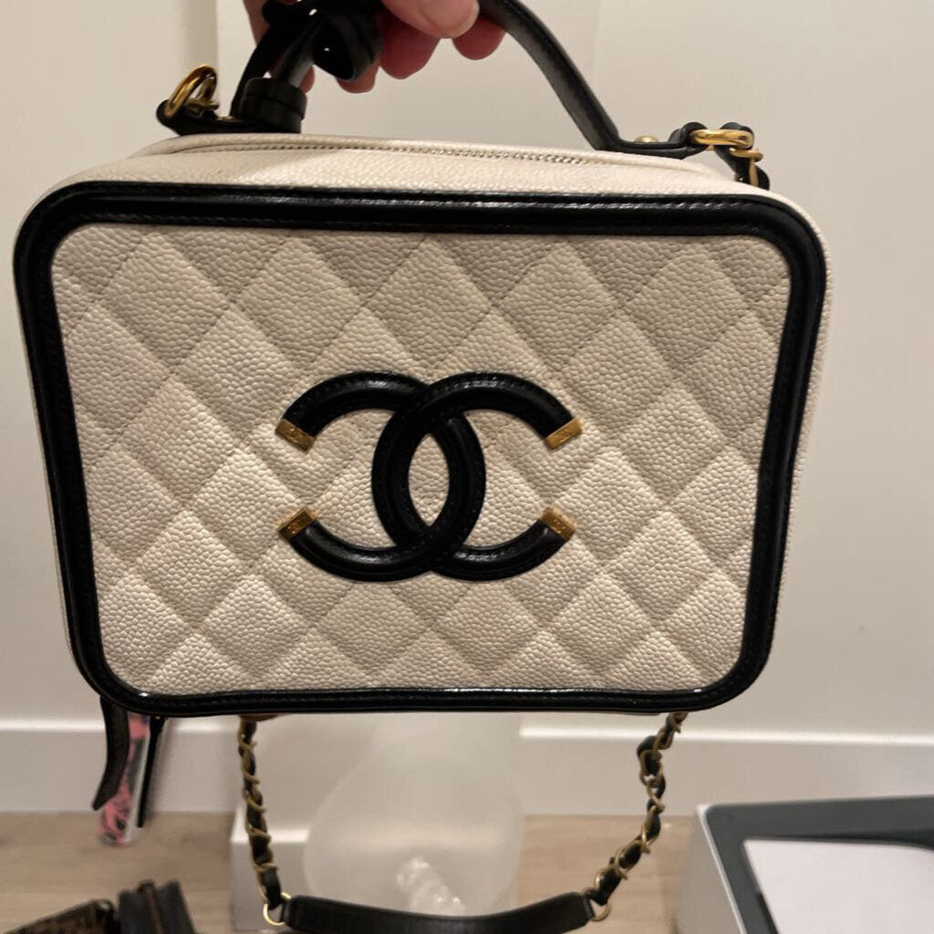 Black/White CC Filigree Vanity Case